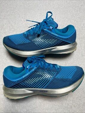 Brooks Levitate Blue and Silver Running Shoes Size 9 Women’s